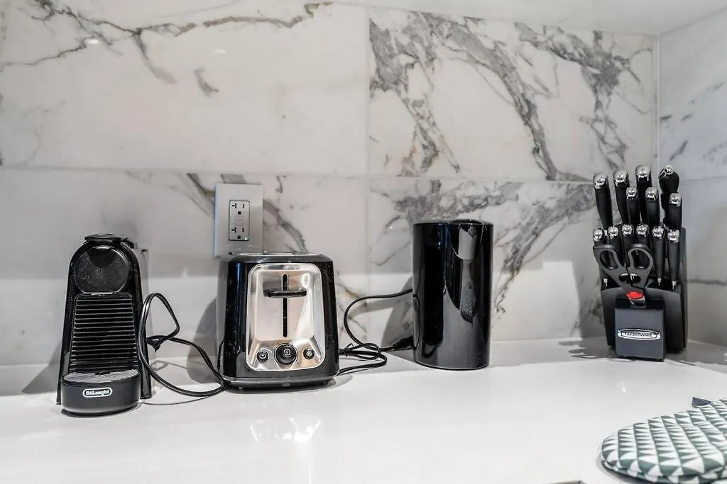 Apartment Modern Comfort At Ubc: 1Br Condo Near Campus Vancouver