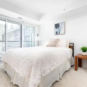 Upscale & Modern 2bd + Den 2ba Heart Of Downtown! , Toronto Canada